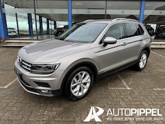 Volkswagen Tiguan - 1.5 TSI ACT Highline | Led | Trekhaak | Head Up display | 1e eigenaar