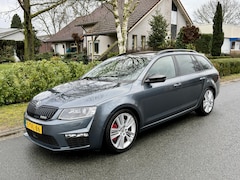 Skoda Octavia Combi - 2.0 TSI RS 220PK DSG•Trekhaak•Pano