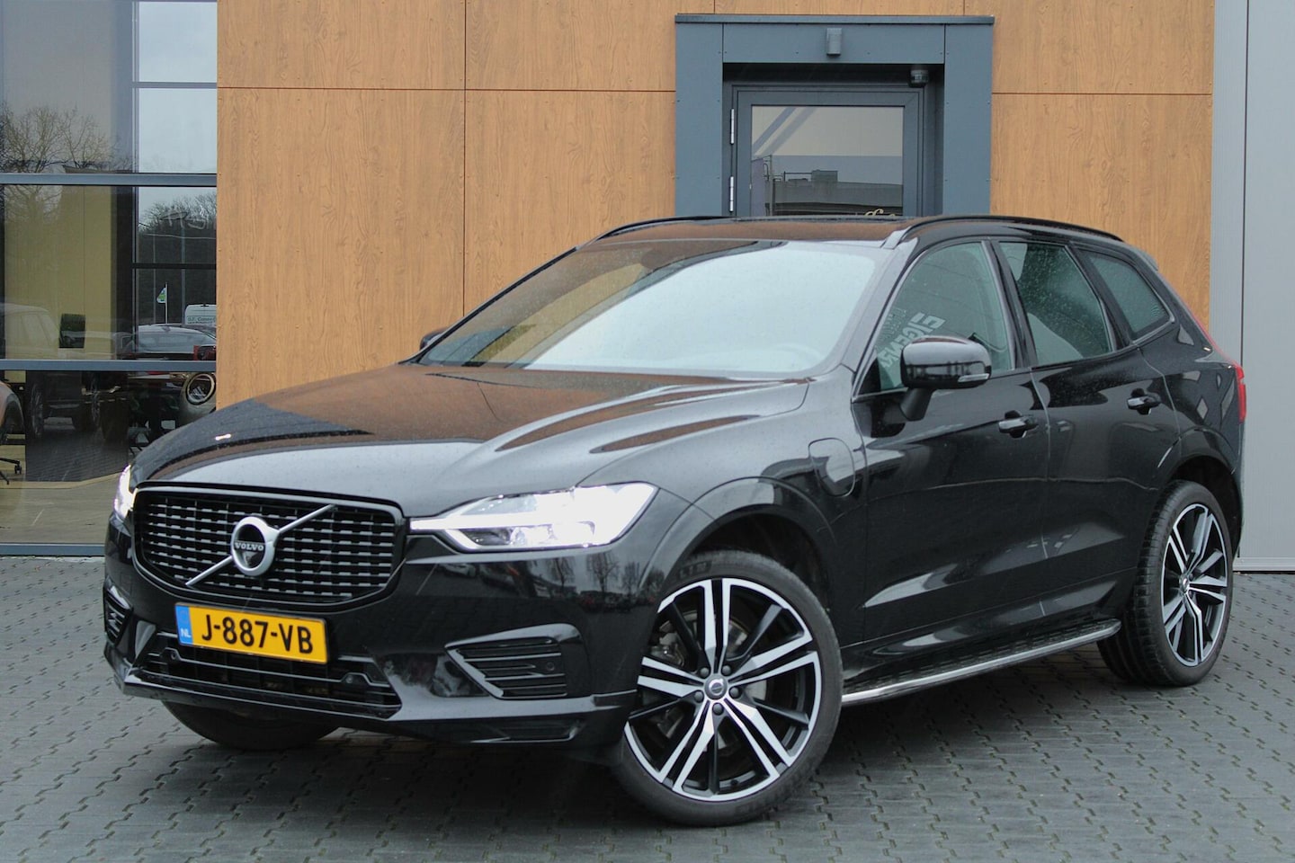 Volvo XC60 - 2.0 Recharge T6 AWD R-Design | Pano | 360 | Trekhaak - AutoWereld.nl