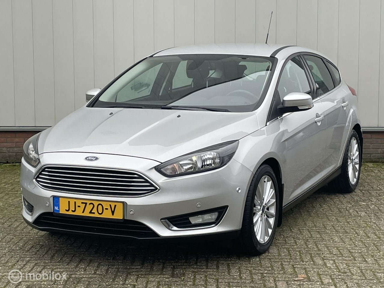 Ford Focus - 1.0 Titanium [ Org NL auto, Dealer onderhouden, Nieuwstaat auto ] - AutoWereld.nl