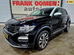 Volkswagen T-Roc - 1.5 TSI 150PK Active + Navigatie|Apple|Android|Apaptive cruise|Stoelverwarming|Park Assist