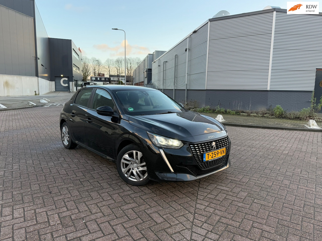 Peugeot 208 - 1.2 PureTech Like NAVI CLIMA 5 DR - AutoWereld.nl