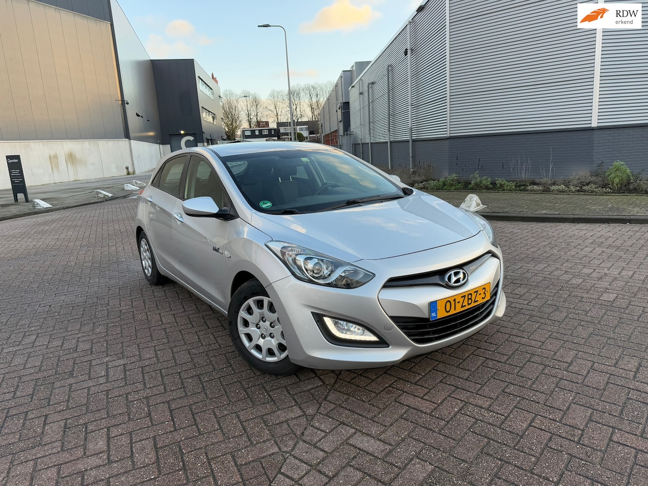 Hyundai i30 - 1.6 GDI i-Motion 6 BAK CLIMA 5DR Trekhaak - AutoWereld.nl