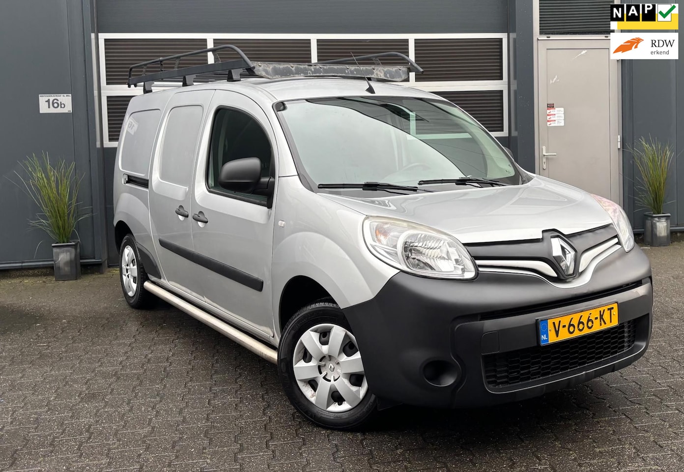 Renault Kangoo - 1.5 dCi 110 Energy Luxe Maxi*NW APK*Cruise*Bluetooth*Parkeersensoren - AutoWereld.nl