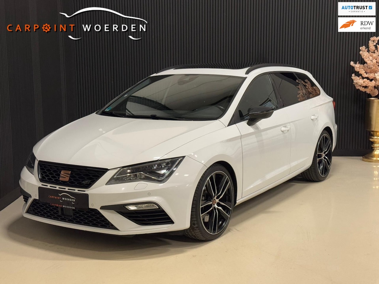 Seat Leon ST - 2.0 TSI 4DRIVE CUPRA 300 | PANO | CAMERA | BEATS - AutoWereld.nl