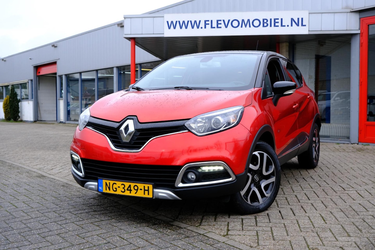 Renault Captur - 1.2 TCe Xmod Leder|Navi|Cam|Clima - AutoWereld.nl