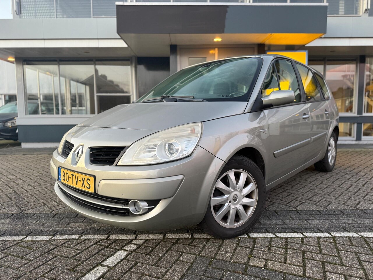 Renault Grand Scénic - 2.0-16V Tech Line | Navi | Panoramadak | LMV | Trekhaak | - AutoWereld.nl