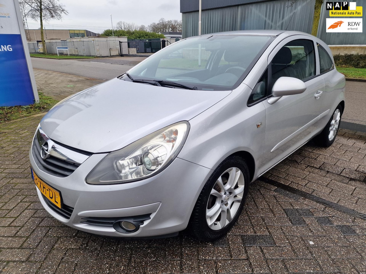 Opel Corsa - 1.2-16V Sport 1.2-16V Sport, Apk, Nap, Goed rijdend, Inruil mogelijk. - AutoWereld.nl