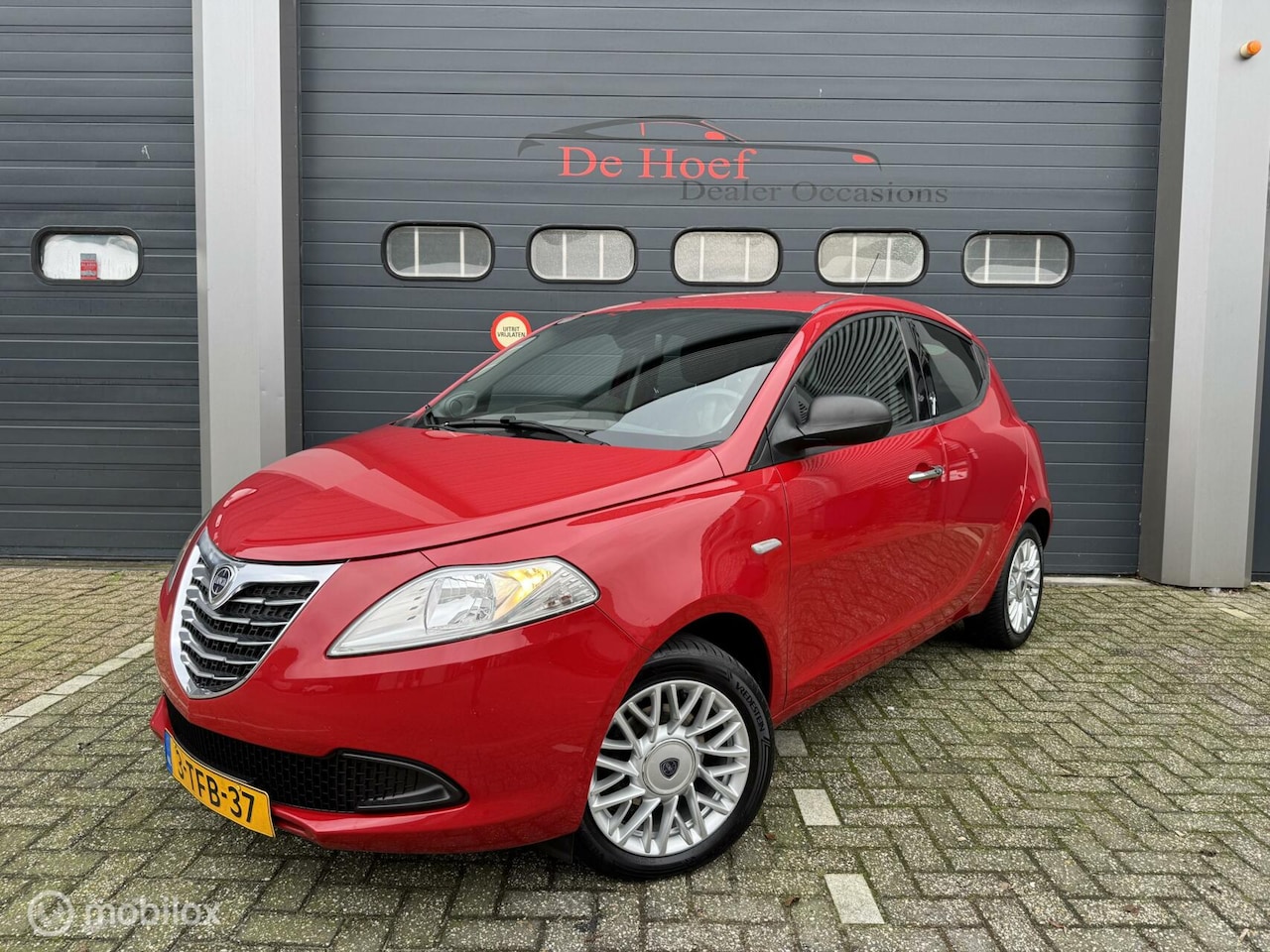 Lancia Y(psilon) - Ypsilon 0.9 TwinAir S MomoDesign ✓Airco ✓City ✓Nw APK - AutoWereld.nl