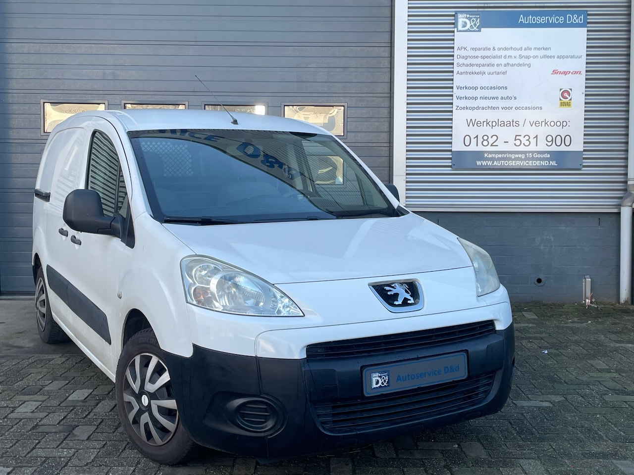 Peugeot Partner - 120 1.6 e-HDI L1 XT Profit + |2012|NAP|Cruise|Trekhaak|1ste eig.| - AutoWereld.nl