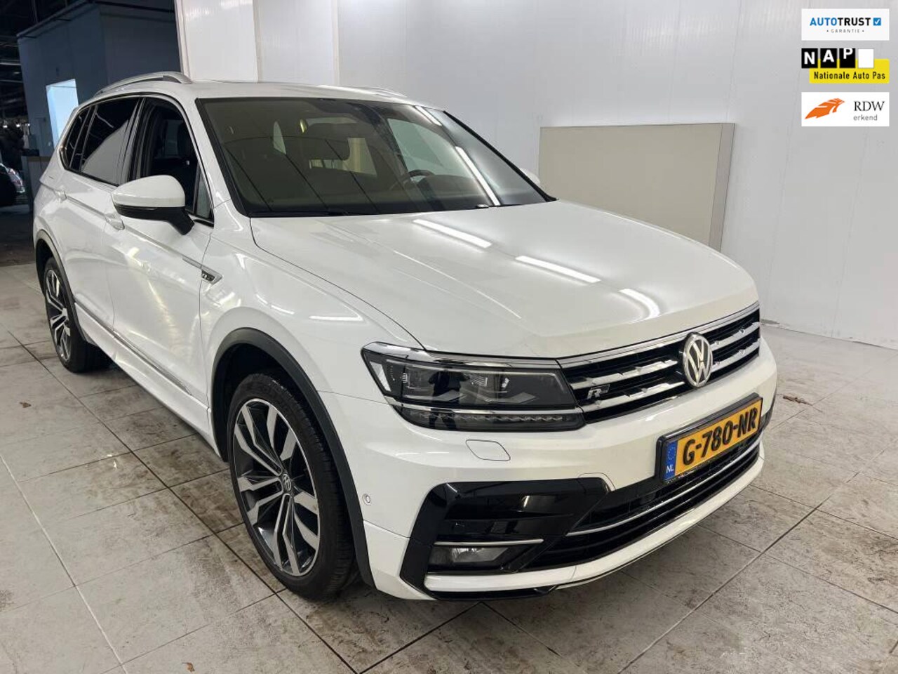 Volkswagen Tiguan Allspace - 1.5 TSI Highline DSG R-LINE PANO l LEDER l CAMERA l ORG.NL l DEALER ONDERHOUDEN l EERSTE E - AutoWereld.nl