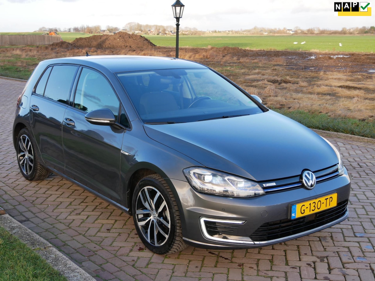 Volkswagen e-Golf - E-DITION DIGITAL NAVI CAMERA ** 9999 NETTO ** - AutoWereld.nl