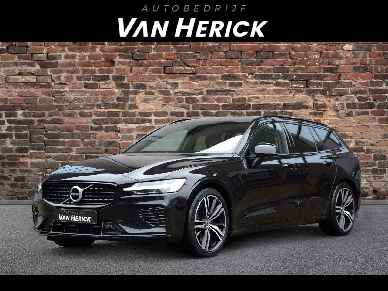 Volvo V60 - 2.0 T6 Recharge AWD R-Design | Trekhaak | Camera | Harman/Kardon - AutoWereld.nl