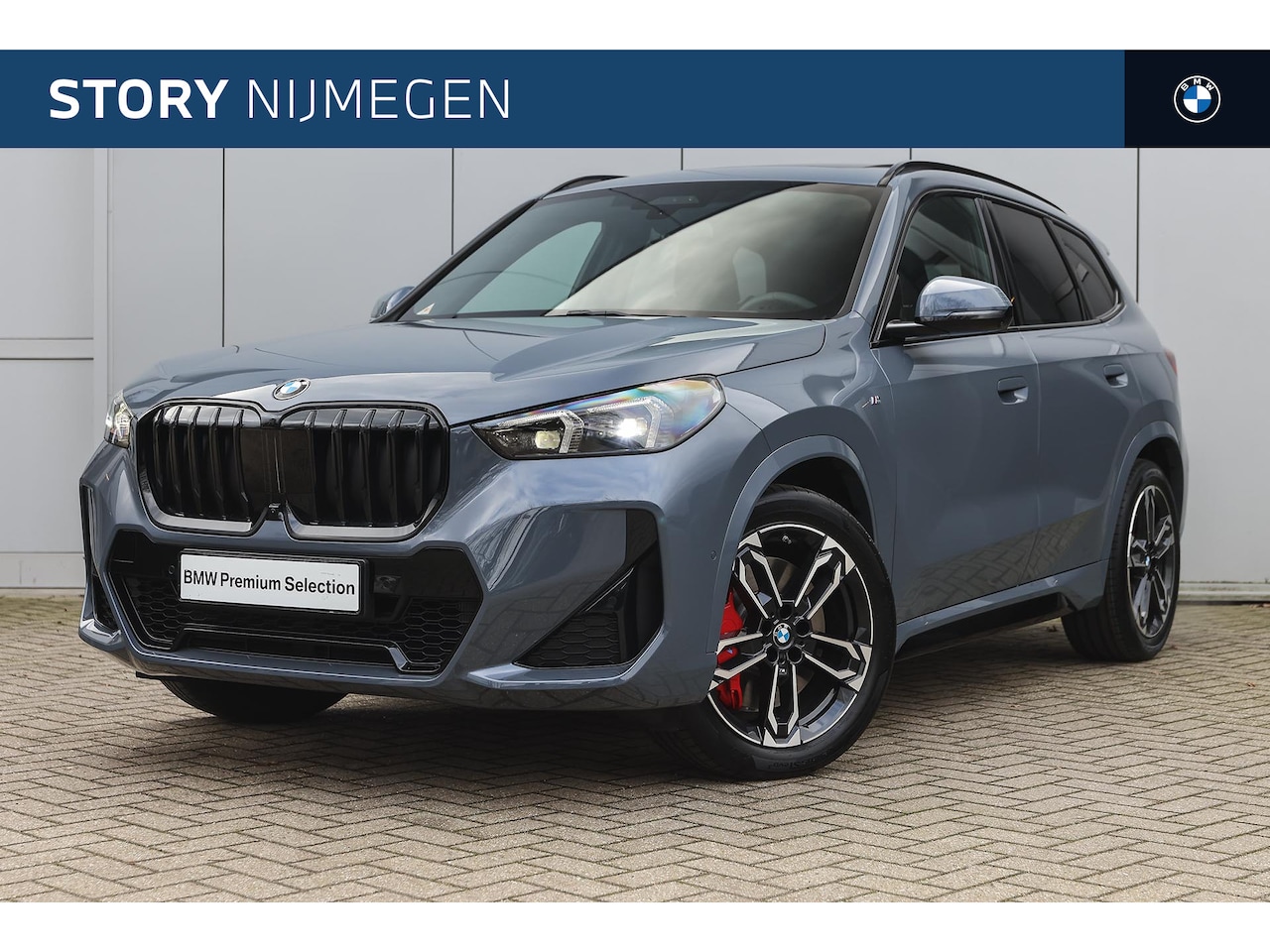 BMW X1 - sDrive20i High Executive M Sport Automaat / Panoramadak / Trekhaak / Sportstoelen / M Adap - AutoWereld.nl