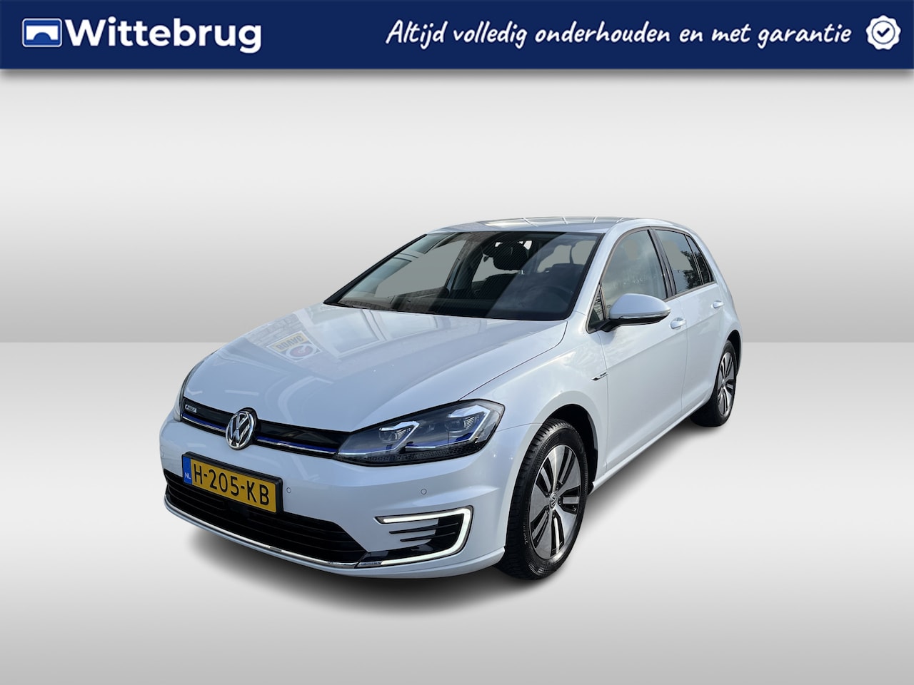 Volkswagen e-Golf - E-DITION / PARK. SENSOREN/ LED/ BLUETOOTH/ ADAPT CRUISE/ NAVI/ CLIMA/ DAB/ 16" LMV - AutoWereld.nl