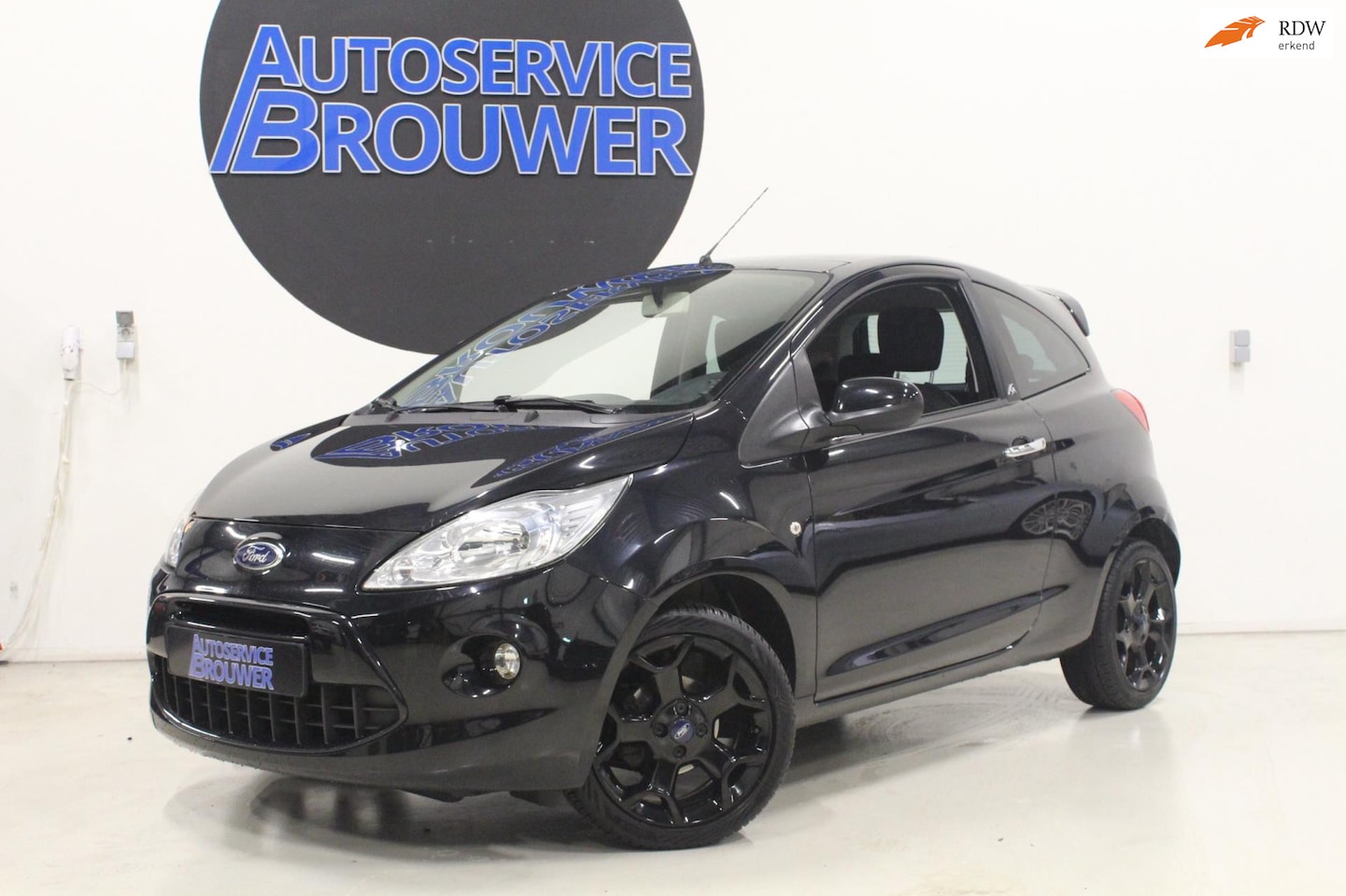 Ford Ka - 1.2 Black Edition Panoramadak PDC Stoelverwarming - AutoWereld.nl