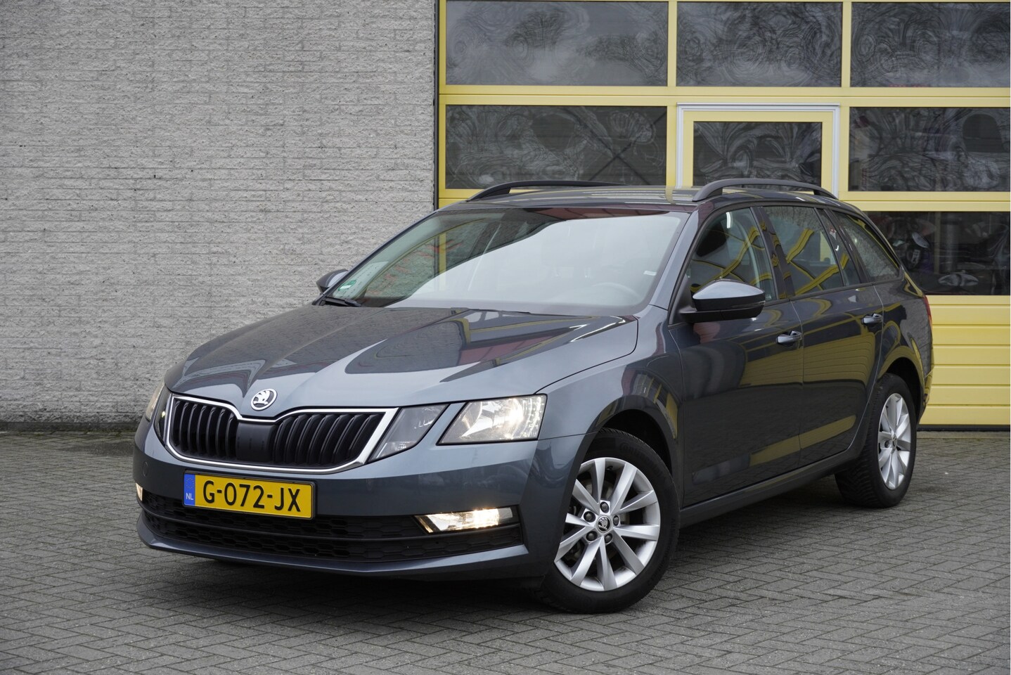 Skoda Octavia Combi - 1.0 TSI Business Edition BJ2019 Lmv 16" | Led | Pdc | Navi | Achteruitrijcamera | App-Conn - AutoWereld.nl