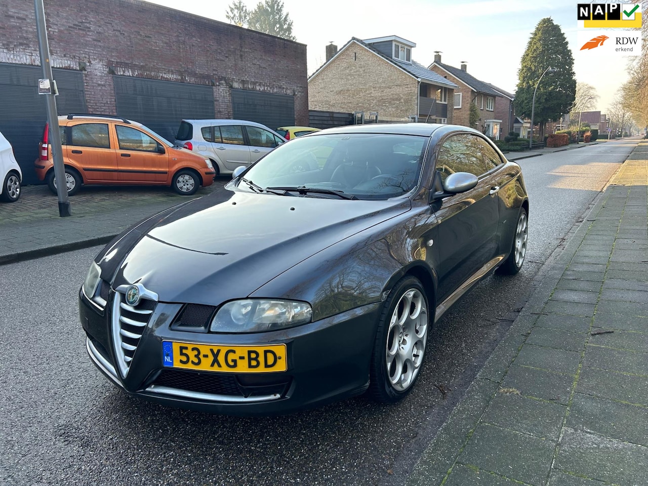 Alfa Romeo GT - 2.0 JTS Imola AIRCO,PDC,CRUISE,GT,MET APK ! - AutoWereld.nl