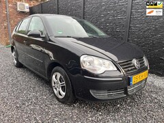 Volkswagen Polo - 1.4-16V Optive