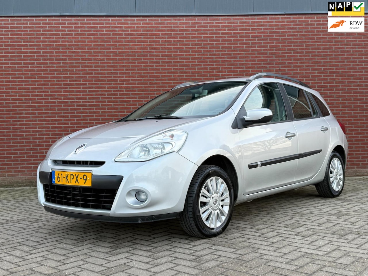 Renault Clio Estate - 1.2 TCE Sélection Business / NAP / Airco / Cruise / Trekhaak - AutoWereld.nl