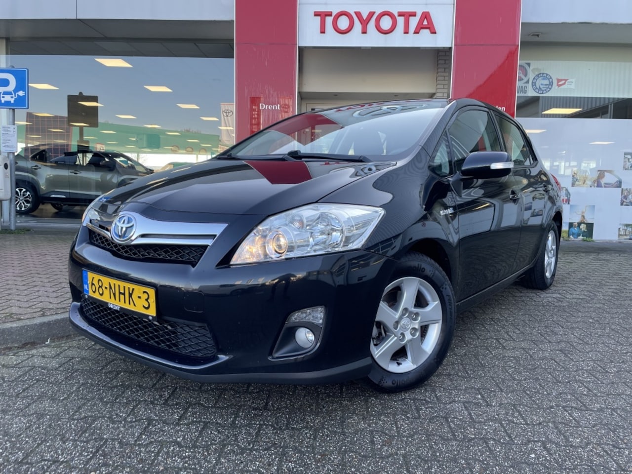 Toyota Auris - 1.8 Full Hybrid Aspiration | Airco | buitensp. elekt. inklapb. | - AutoWereld.nl