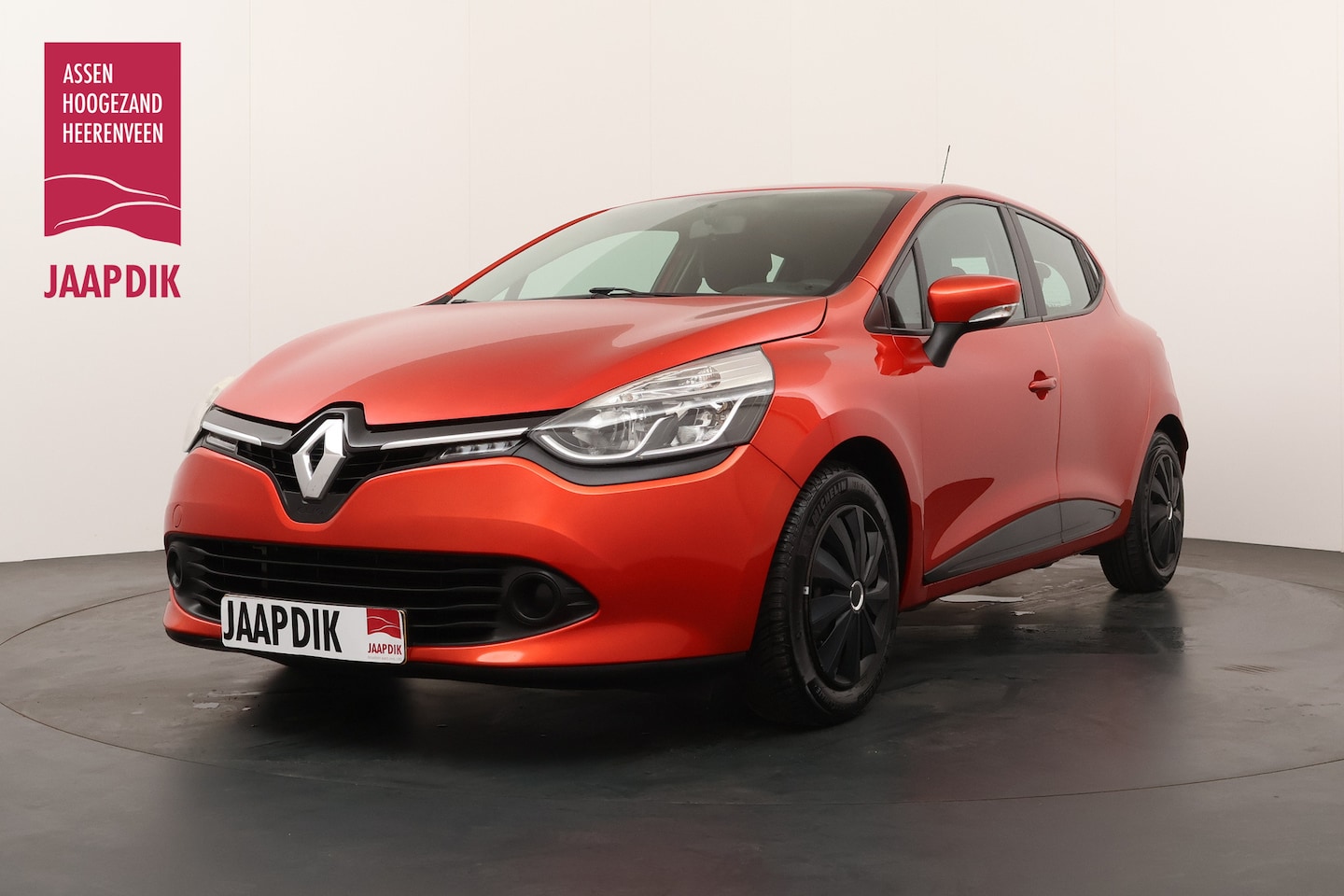 Renault Clio - BWJ 2015 0.9 TCe 90 PK Expression TREKHAAK / AIRCO / CRUISE / BLUETOOTH / NAVI / MULTIFUNC - AutoWereld.nl