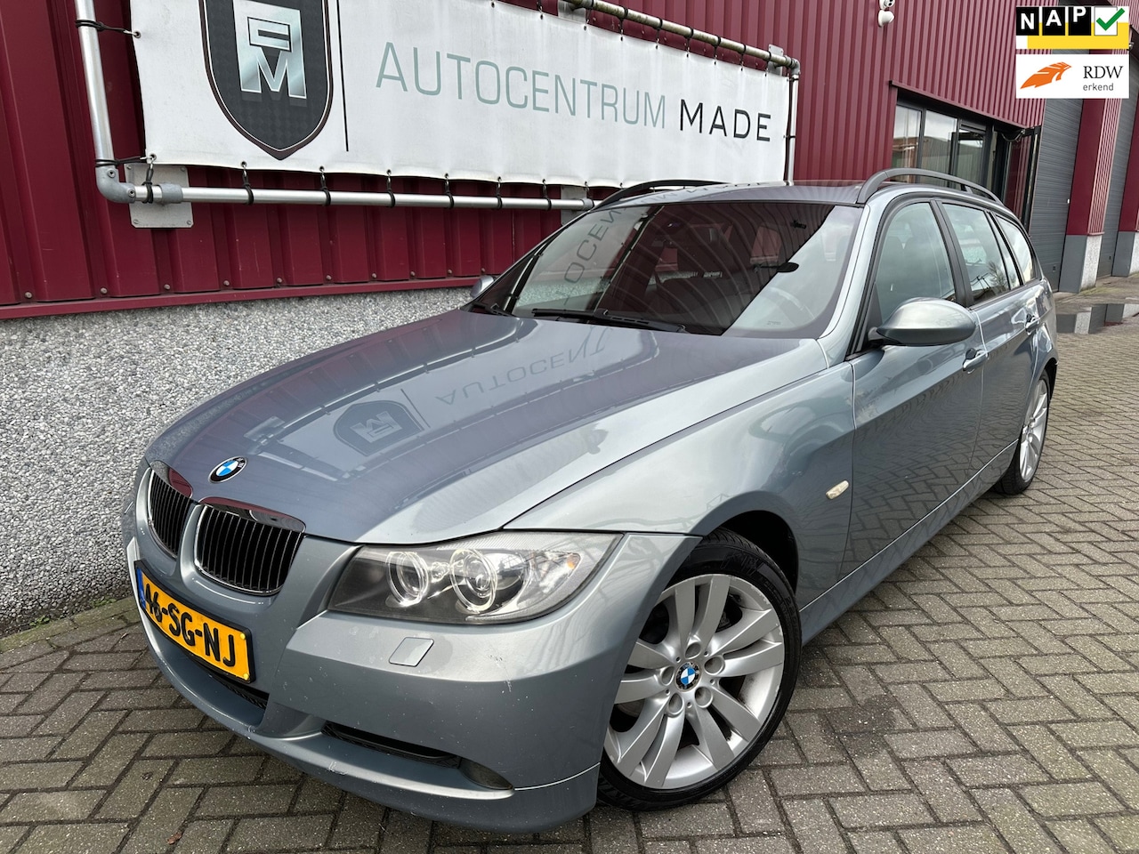 BMW 3-serie Touring - 320i Dynamic Executive // Xenon // Sportstoelen // Clima - AutoWereld.nl