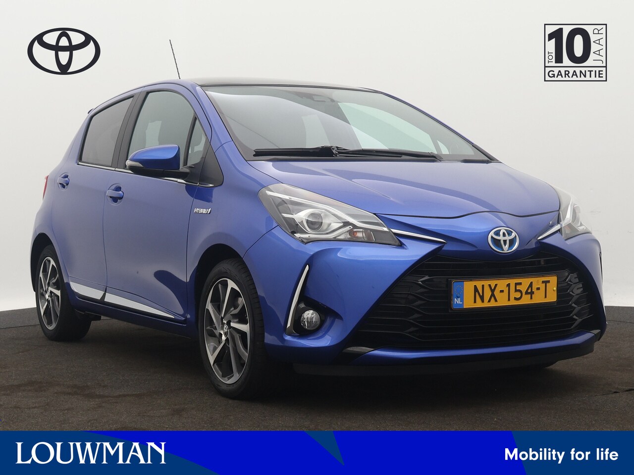 Toyota Yaris - 1.5 Hybrid Premium | Camera | Navigatie | Panoramadak | Cruise Control | Half leder | LM v - AutoWereld.nl