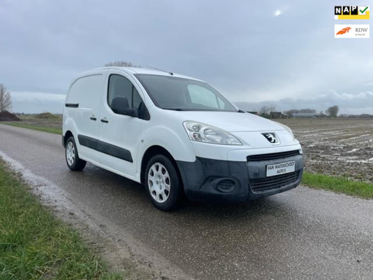 Peugeot Partner - 120 1.6 HDI L1 XT 120 1.6 HDI L1 XT - AutoWereld.nl