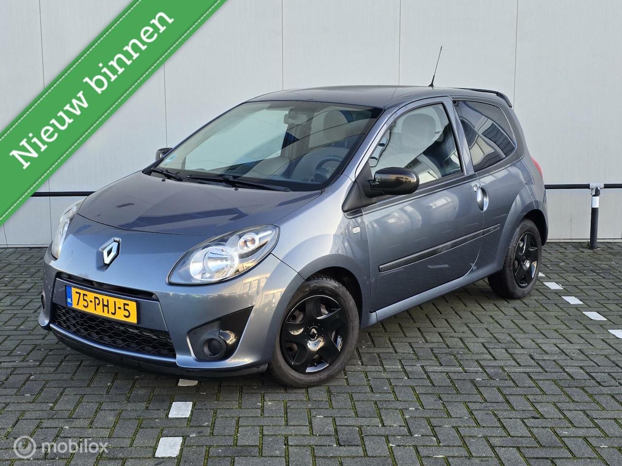 Renault Twingo - 1.2-16V Dynamique 1.2-16V Dynamique Nieuwe apk! - AutoWereld.nl