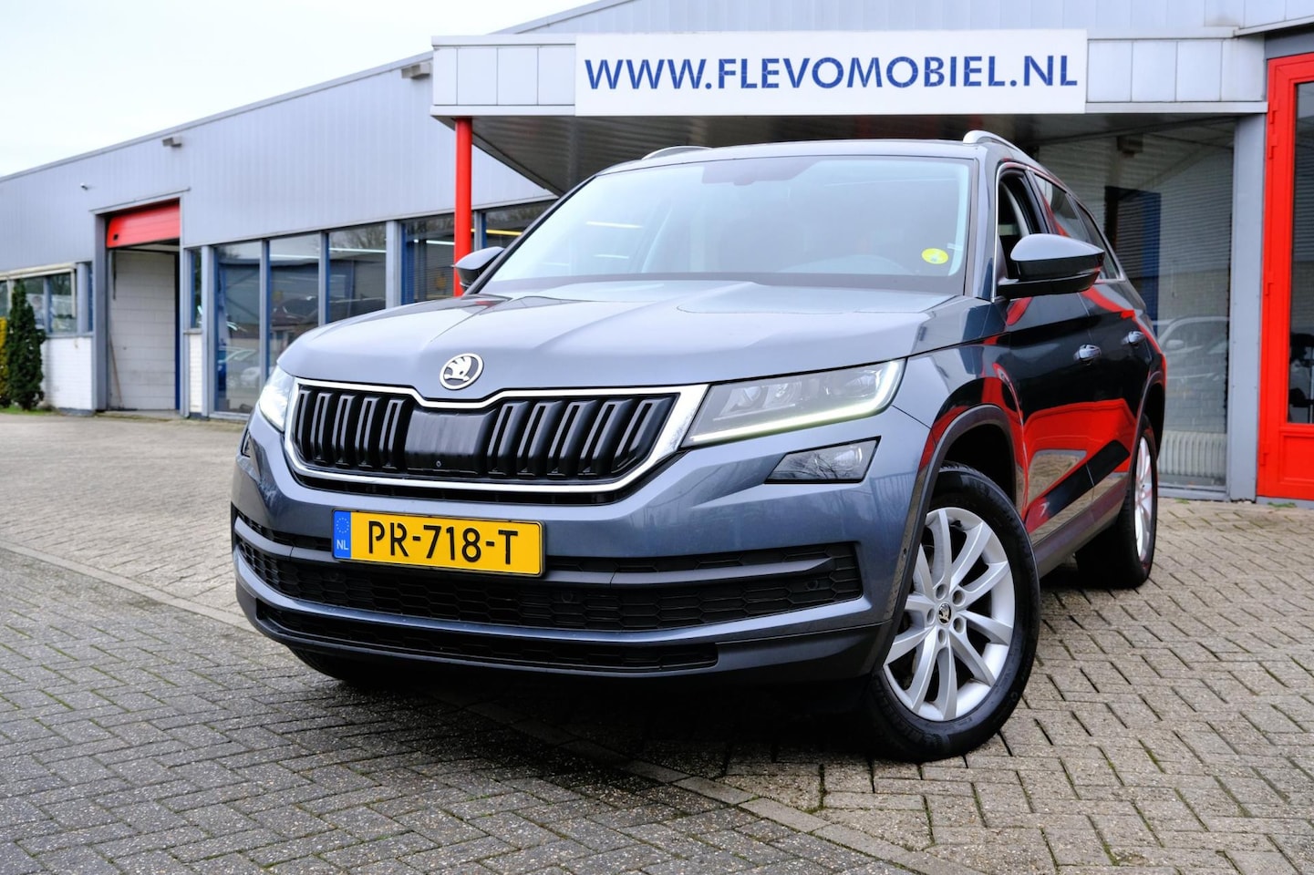 Skoda Kodiaq - 2.0 TDI 150pk Style Business 7-Pers Aut. Pano|Navi|ParkAssist|Cam|Apple CarPlay - AutoWereld.nl