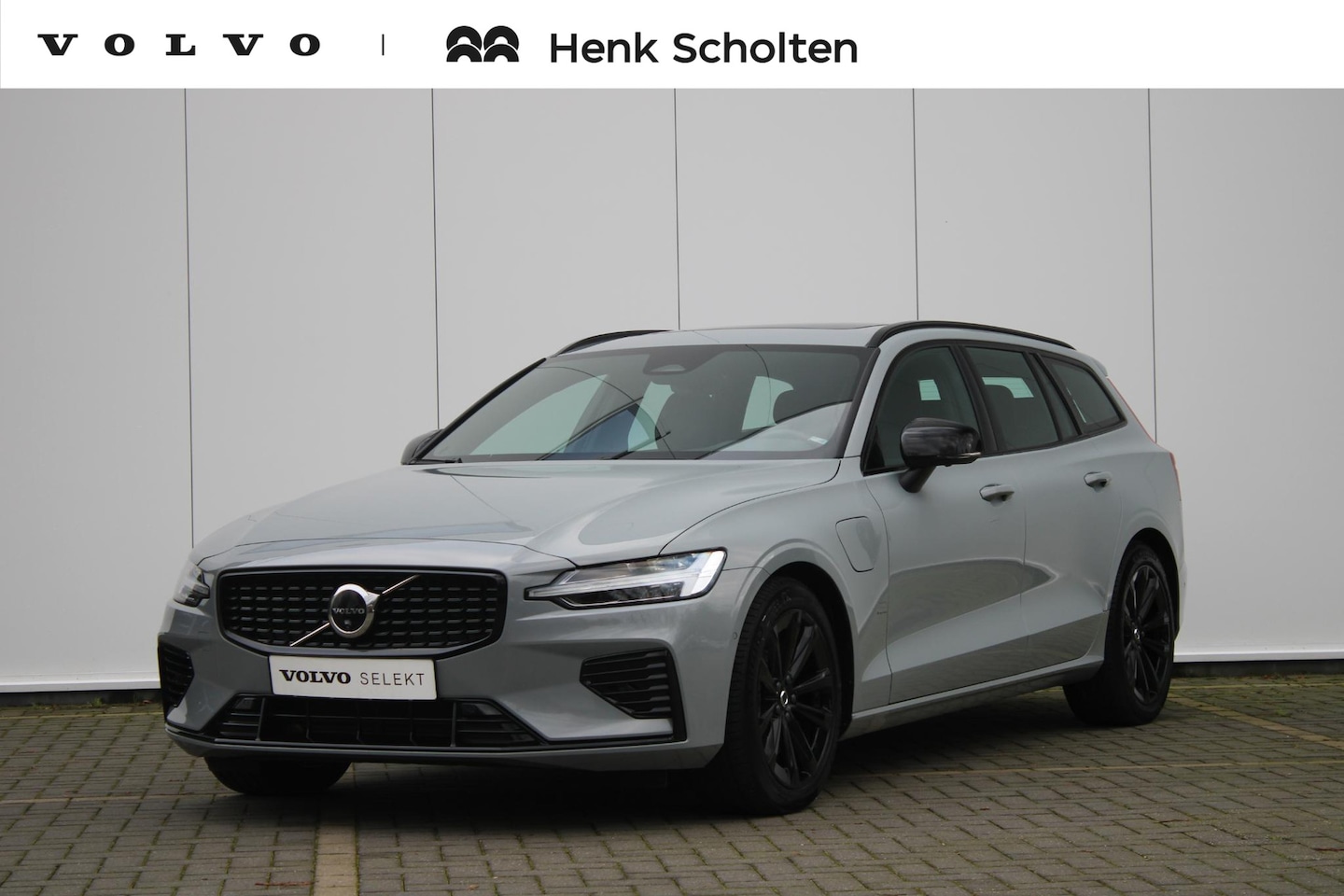 Volvo V60 - T6 AUT8 350PK Plus Dark, Premium Harman Kardon Audio, 360 Camera, 18" Glossy Black velgen, - AutoWereld.nl