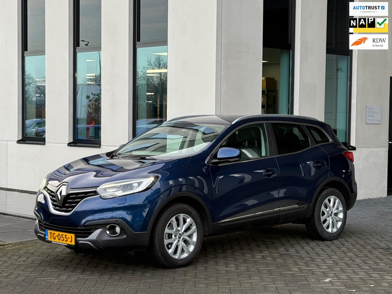 Renault Kadjar - 1.2 TCe Intens 1.2 TCe Intens, 59000 km Nederlandse auto met nationale auto pas, 131 pk,trekhaak, navigat - AutoWereld.nl