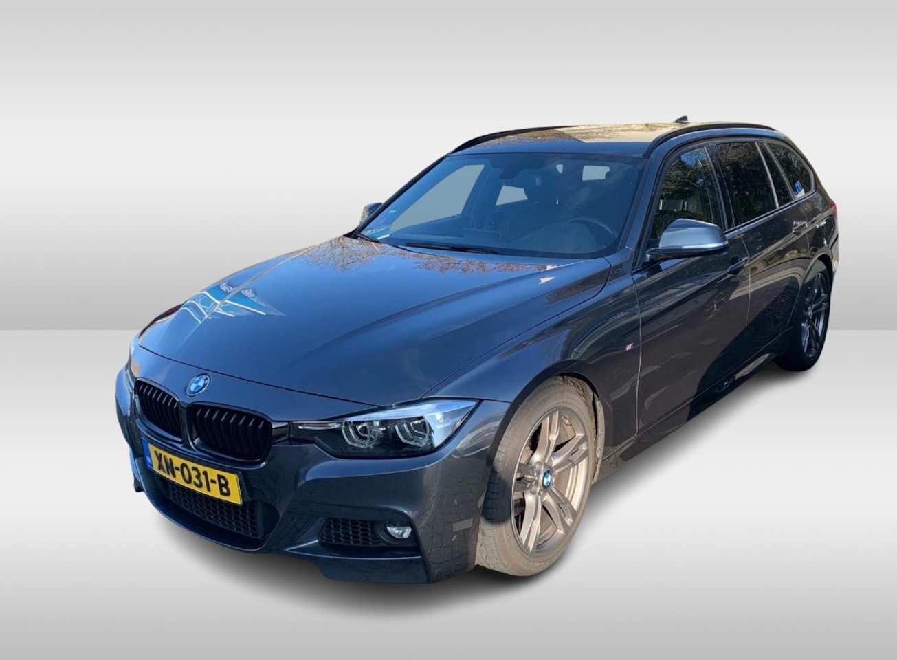 BMW 3-serie Touring - 318i M Sport Edition / Trekhaak / Leder / Virtual Cockpit / 18'' / Parkeerhulp achter / Na - AutoWereld.nl