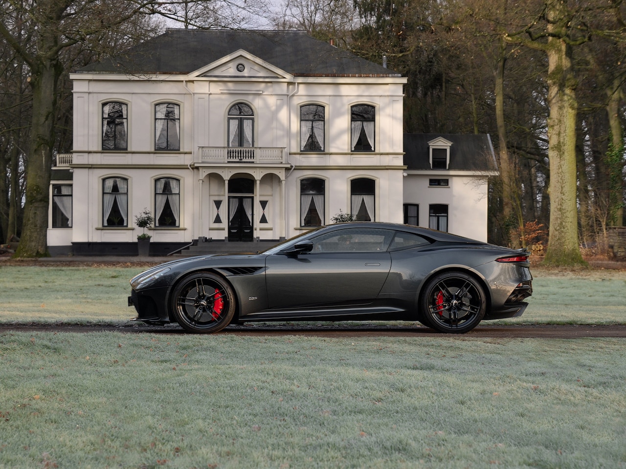 Aston Martin DBS - 5.2 V12 Superleggera | Carbon Pack | Bang & Olufsen | Stoelkoeling | Sports Plus Seats - AutoWereld.nl