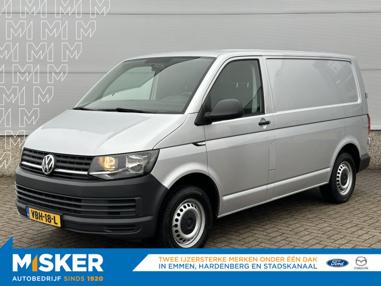 Volkswagen Transporter - 2.0 TDI L1H1 Trendl. TREKHAAK! CAMERA! BLUETOOTH! - AutoWereld.nl