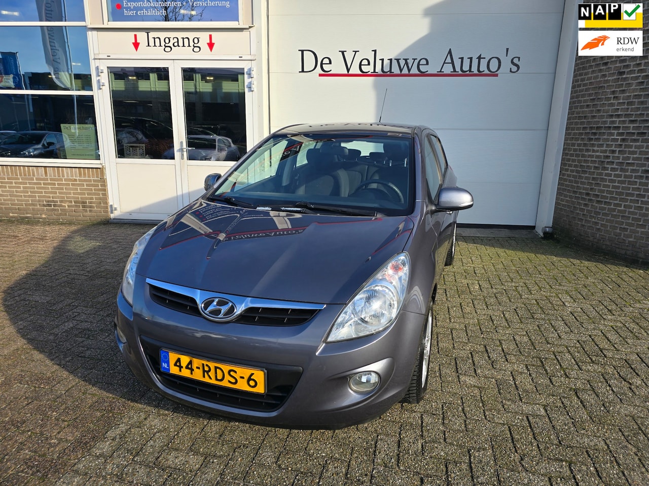 Hyundai i20 - 1.2i i-Motion airco lm velgen usb 1 jaar apk - AutoWereld.nl