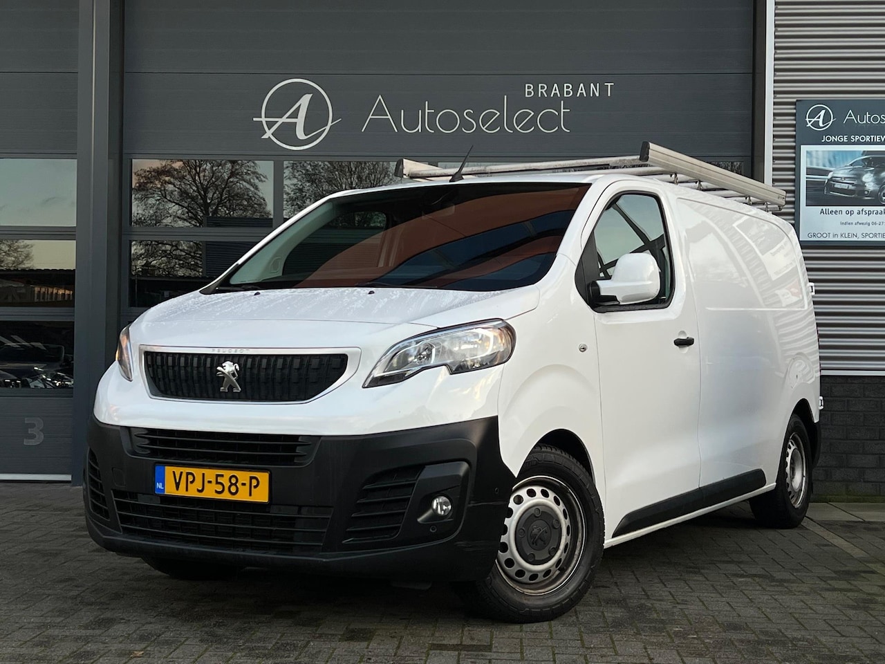 Peugeot Expert - 2.0 BlueHDI 180pk Premium Automaat L2 Carplay Camera Cruise.ctrl - AutoWereld.nl