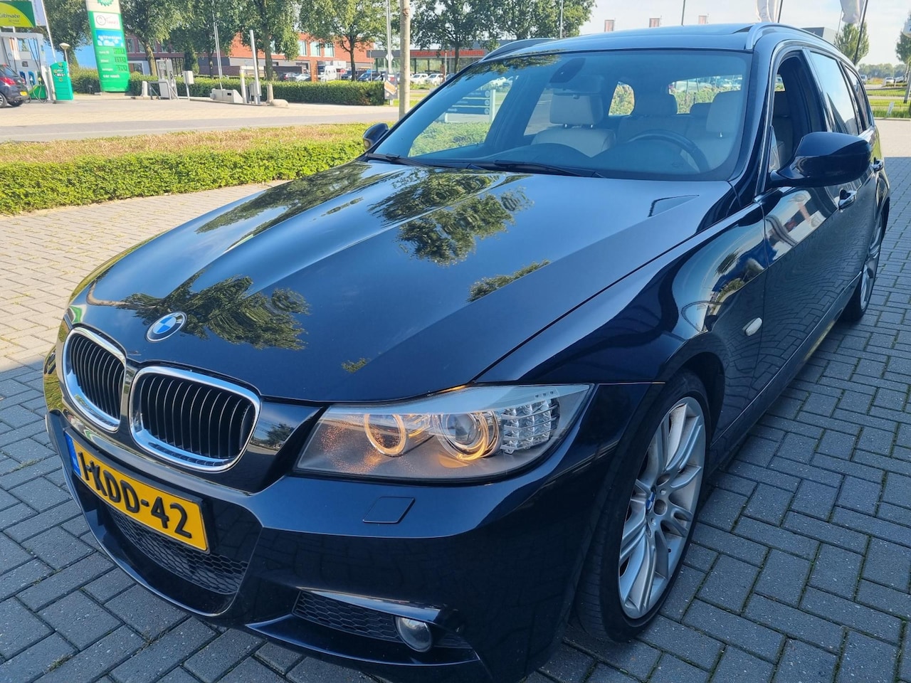 BMW 3-serie Touring - 318i M Sport M-Pakket Pano Leder Navi - AutoWereld.nl