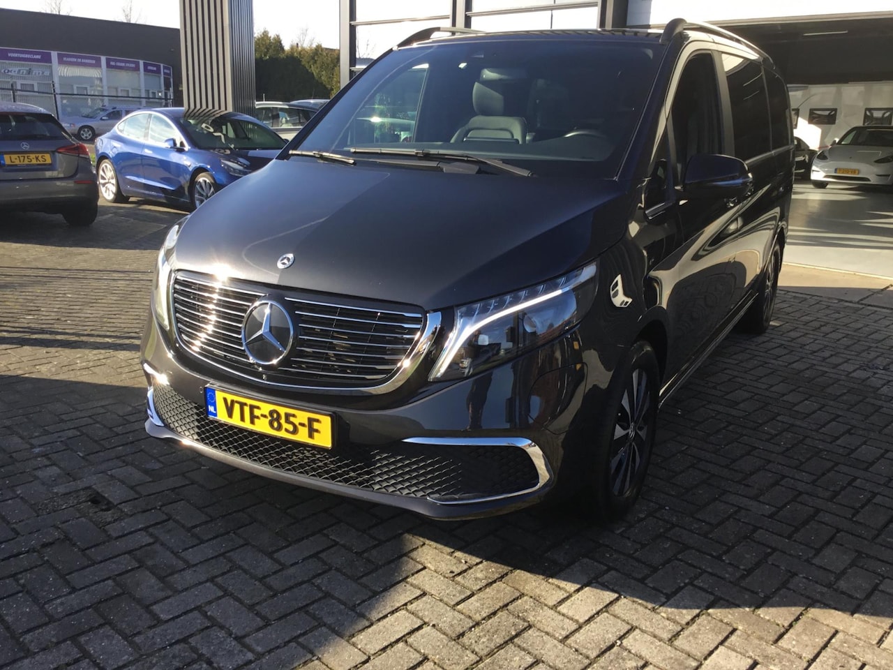 Mercedes-Benz EQV - 300 L2 90kWh GRIJS KENTEKEN - AutoWereld.nl