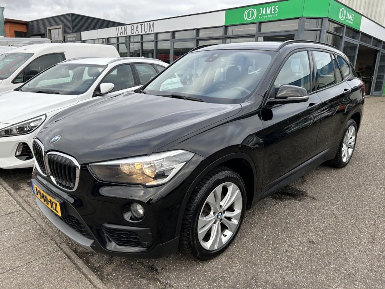 BMW X1 - sDrive 18i Business Edition Plus - AutoWereld.nl