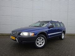 Volvo V70 Cross Country - 2.4 T Geartr. Comf. 4WD AUTOMAAT Airco / Stoelverw. / Elektr. ramen / Cruise / Trekhaak