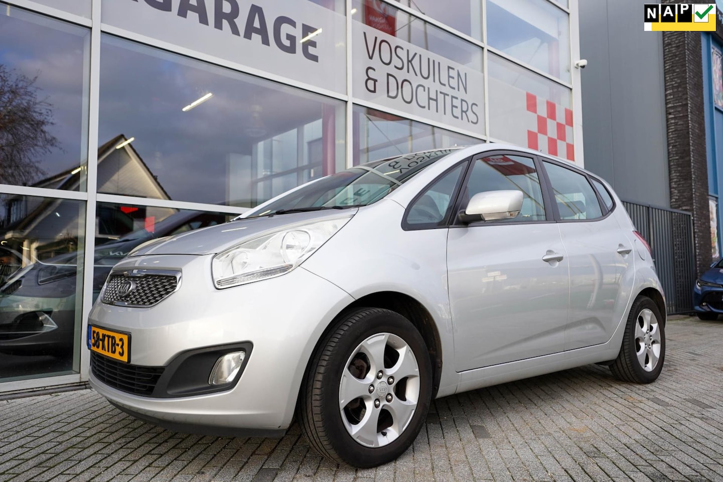 Kia Venga - 1.6 CVVT X-ecutive | Automaat | Trekhaak - AutoWereld.nl