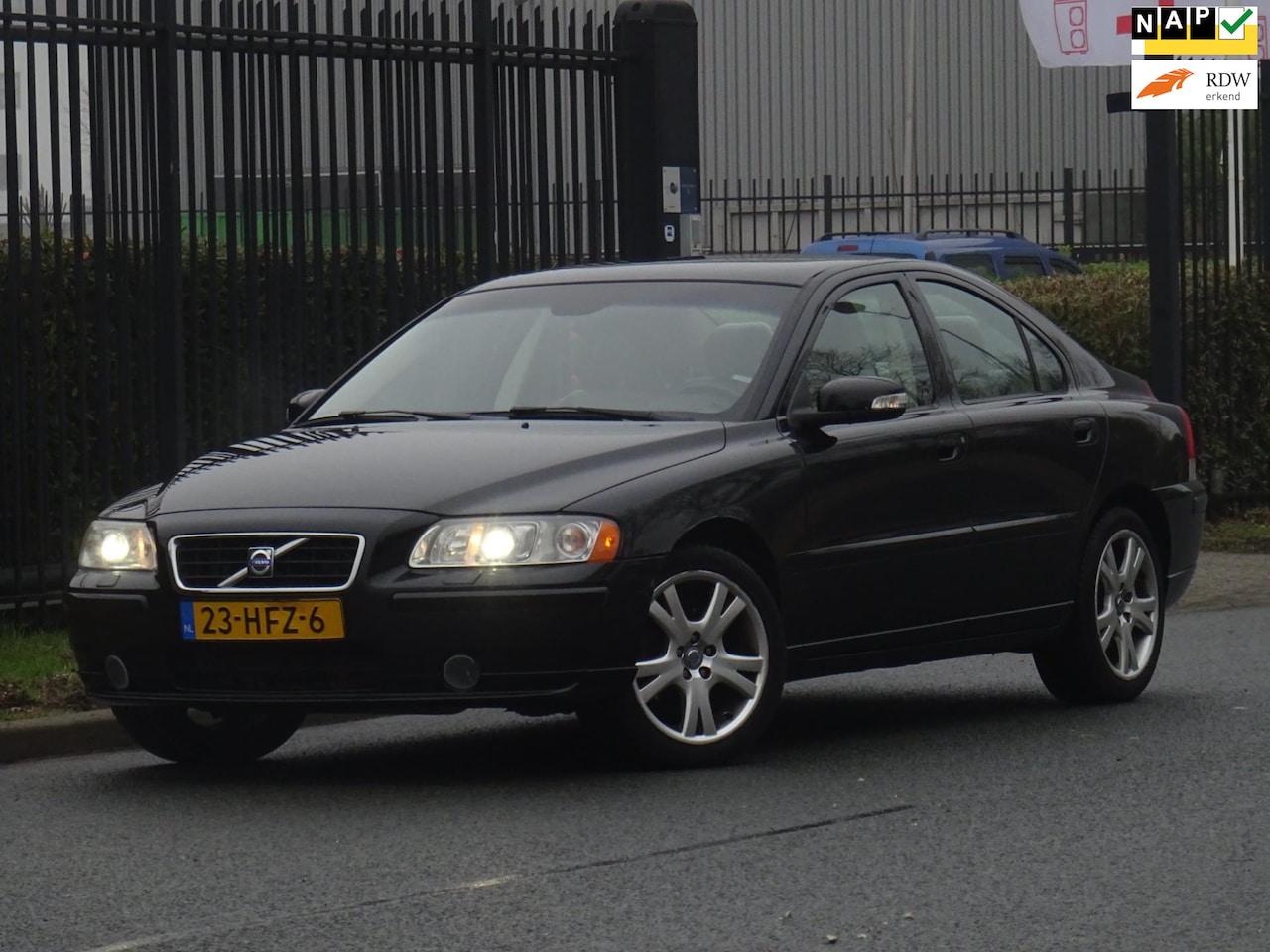 Volvo S60 - 2.4 Drivers Edition AUT NAP/LEER/NAVI/PDC/APK 2026 - AutoWereld.nl