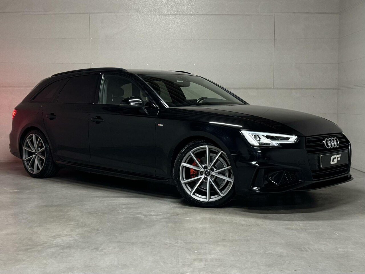 Audi A4 Avant - 35 TDI Sport S-line Black Edition Leer Trekh. - AutoWereld.nl