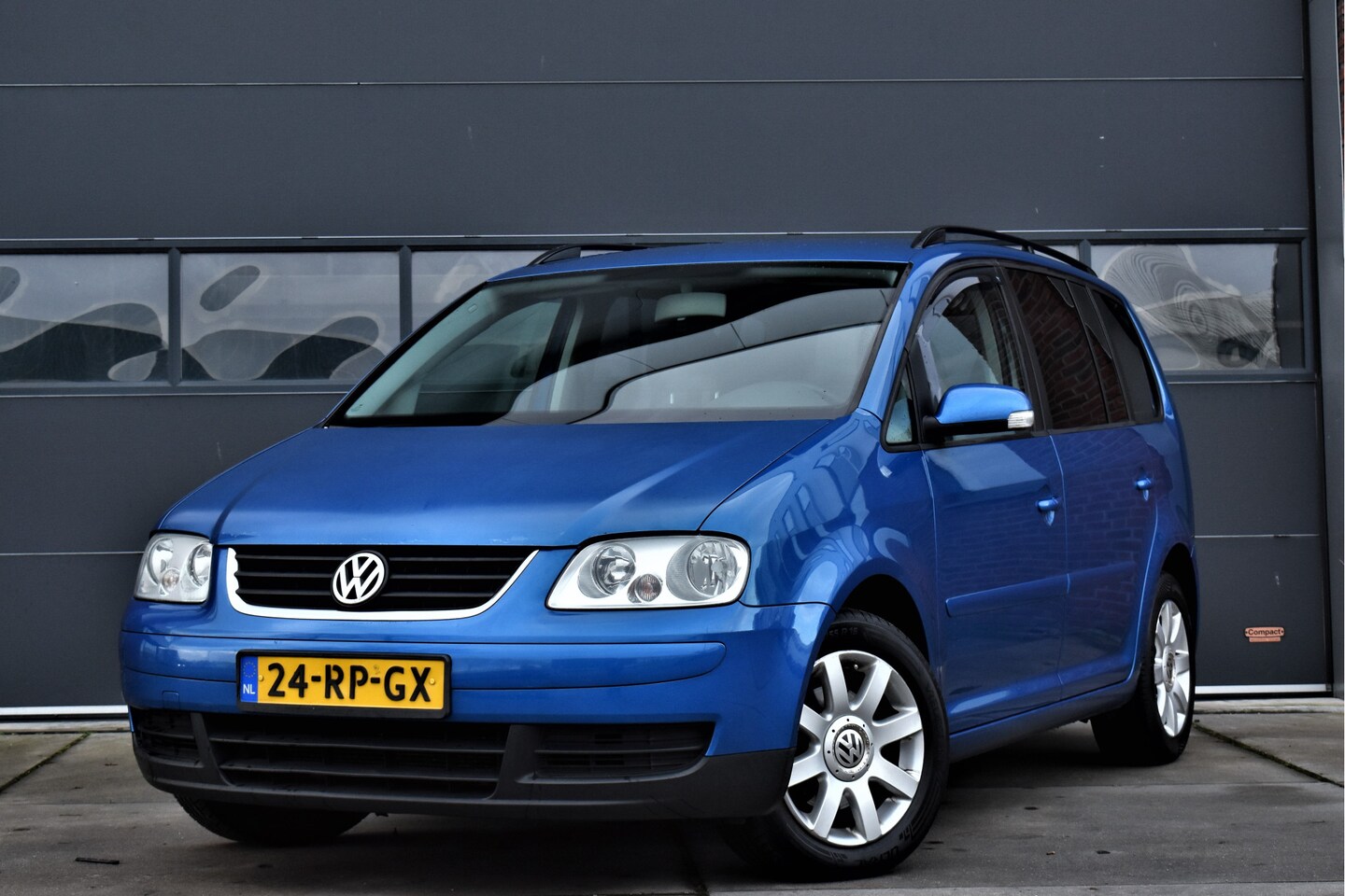 Volkswagen Touran - 1.6 Business Trekhaak/Airco/Lmv - AutoWereld.nl