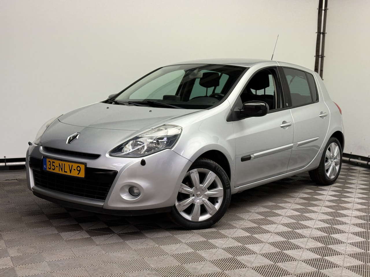 Renault Clio - 1.6 20th Anniversary 5-drs Automaat NL Auto - AutoWereld.nl