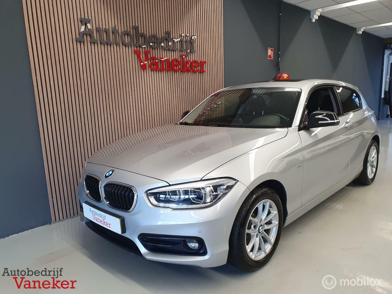 BMW 1-serie - 118i |M Stoel/Stuur|Pano|Trekhaak|Navi|Cruise|Volle auto - AutoWereld.nl