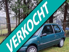 Peugeot 106 - 1.4 Accent automaat, stuurbekrachtiging, nieuwe A.P.K