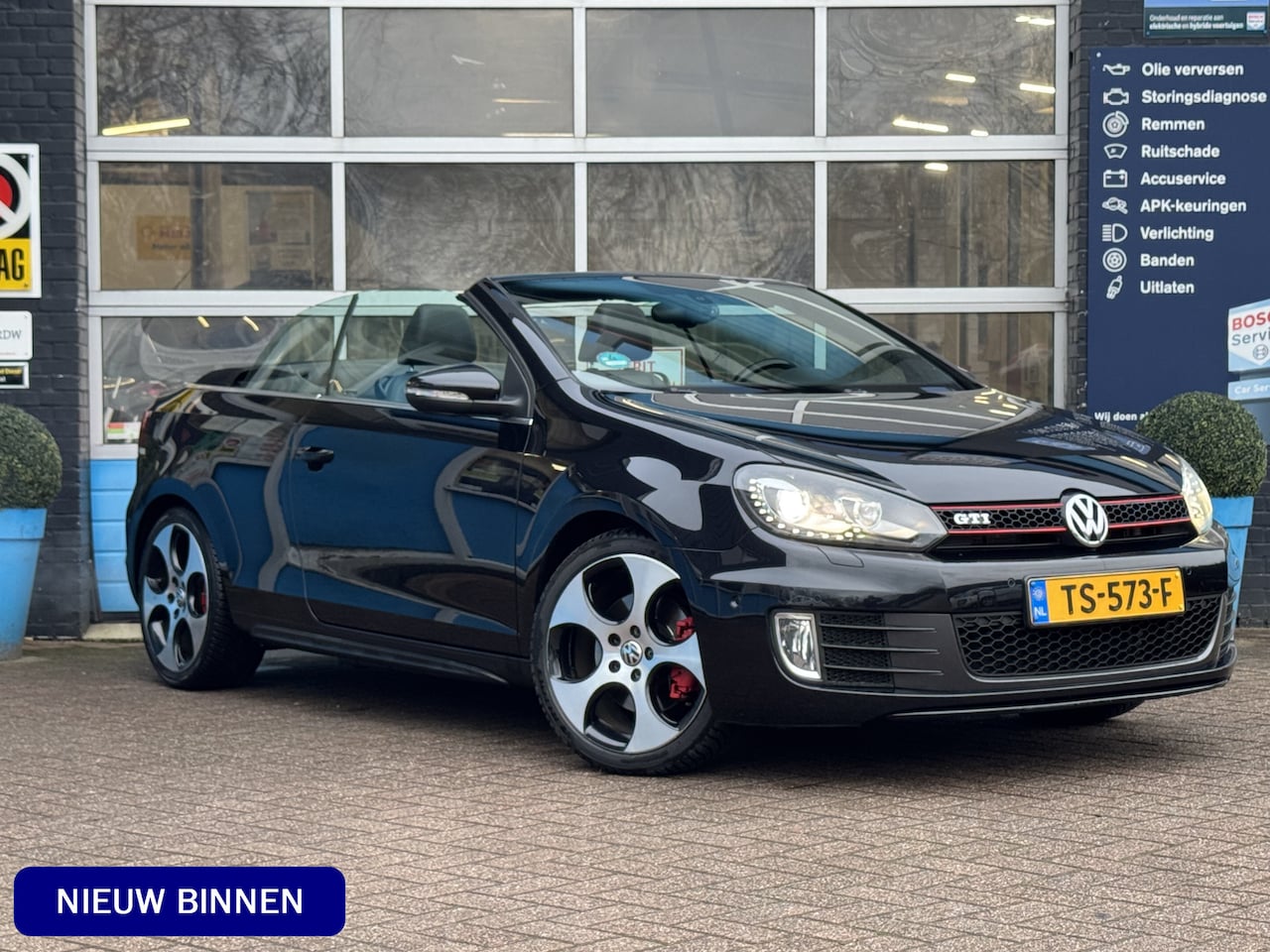 Volkswagen Golf Cabriolet - 2.0 TSI GTI Volledig Onderhouden & Uitstekende Staat | Trekhaak | Achteruitrijcamera | 18 - AutoWereld.nl